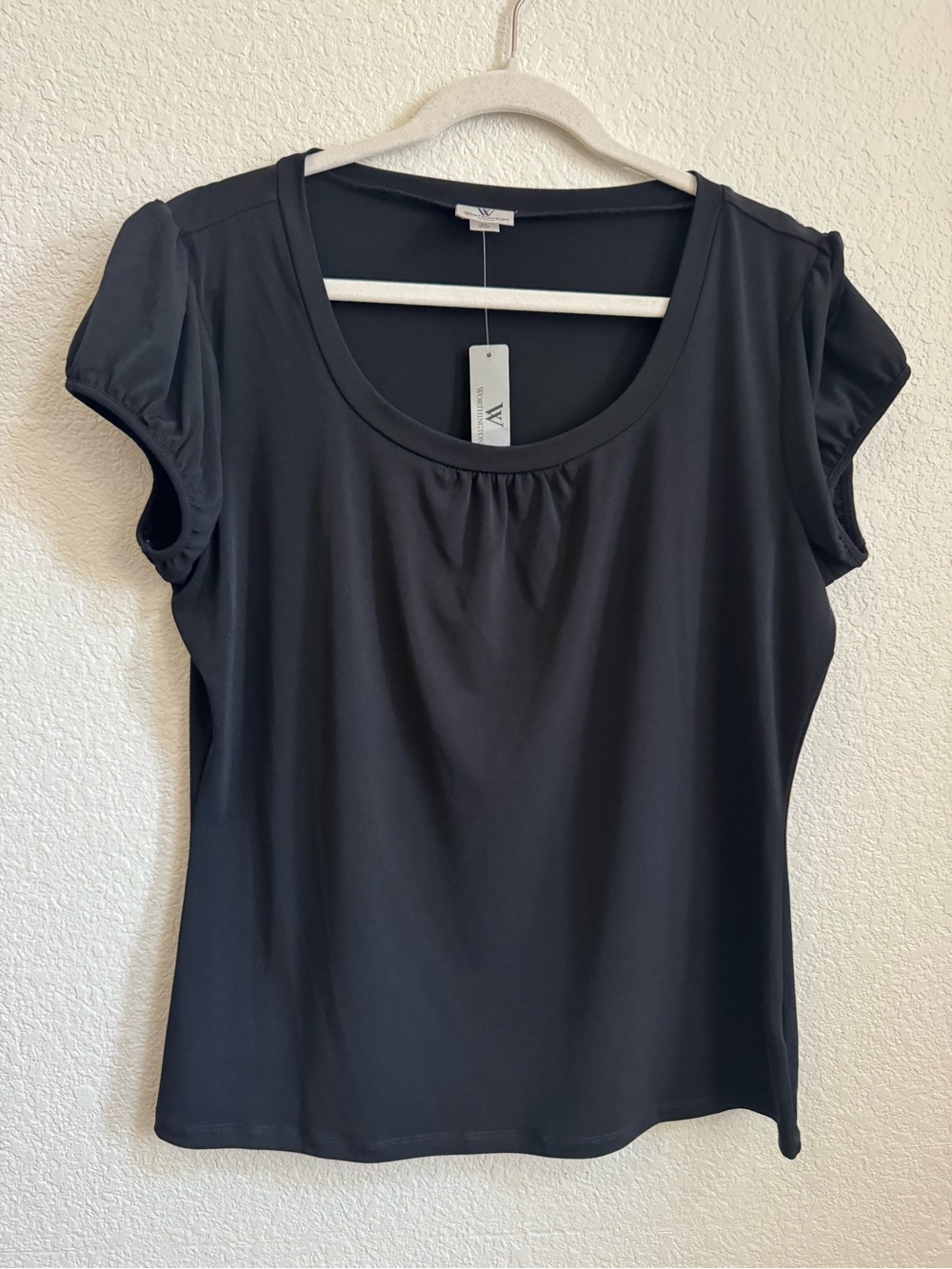 NWT Worthington Stretch Puff Sleeve V-Neck
